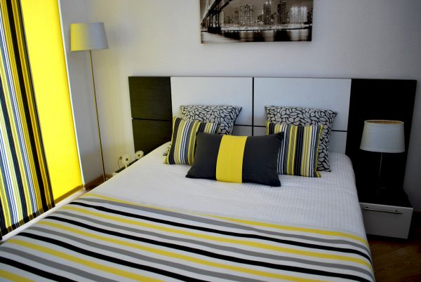 chambre jaune anthrcite